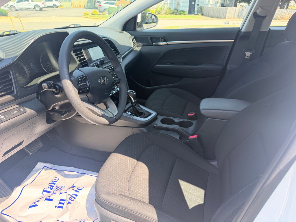 2020 Hyundai Elantra Image 13