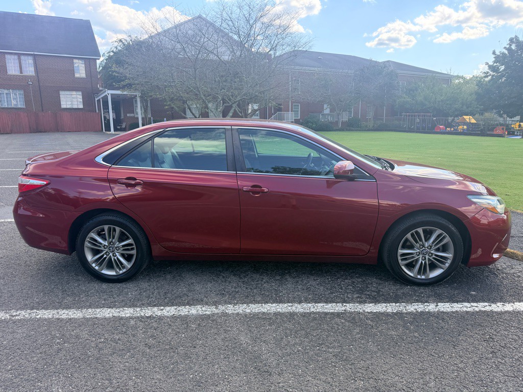 2016 Toyota Camry Image 8