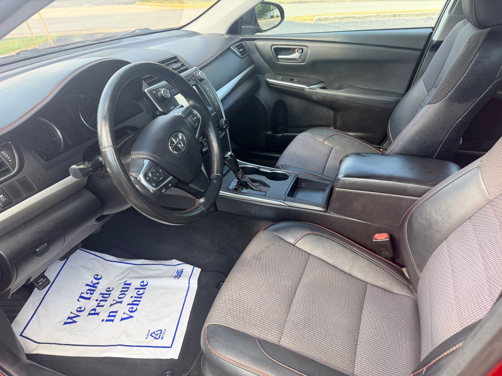 2016 Toyota Camry Image 12