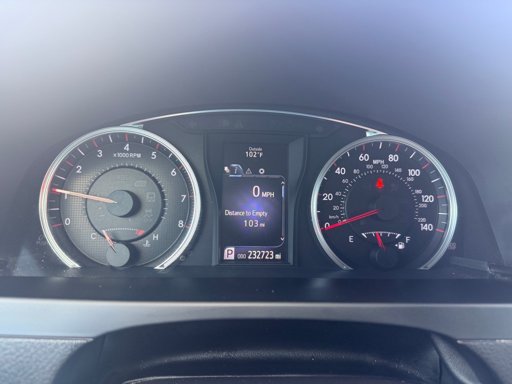 2016 Toyota Camry Image 13