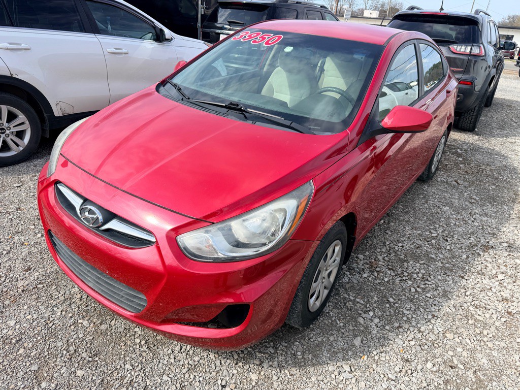 2012 Hyundai Accent Image 1