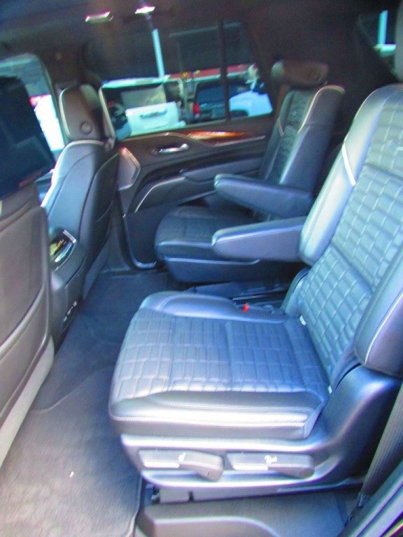 2021 Cadillac Escalade Image 17