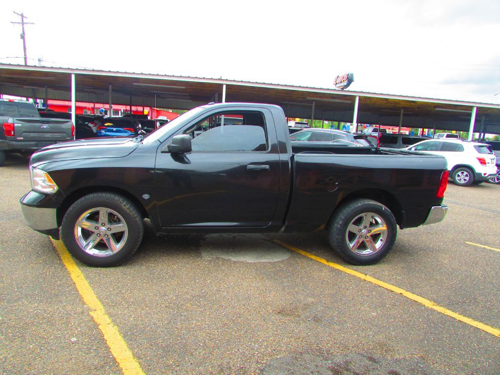 2019 RAM 1500 Image 3