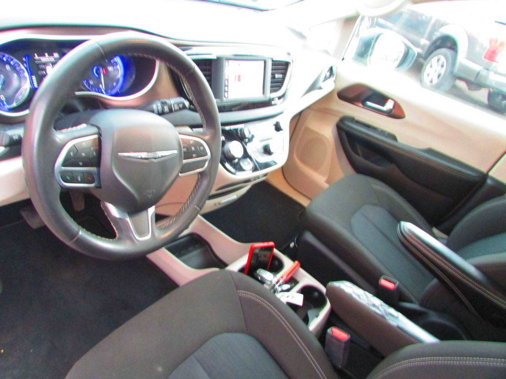 2022 Chrysler Voyager Image 14
