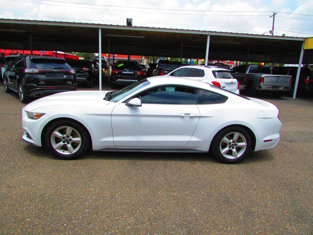 2017 Ford Mustang Image 4