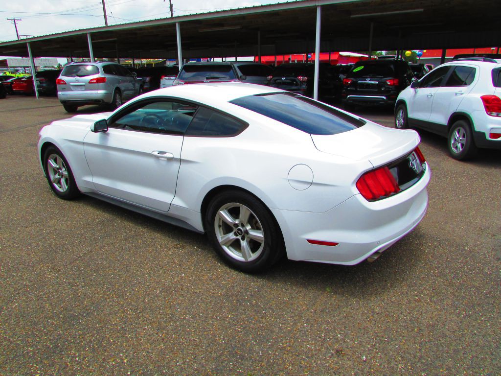 2017 Ford Mustang Image 5