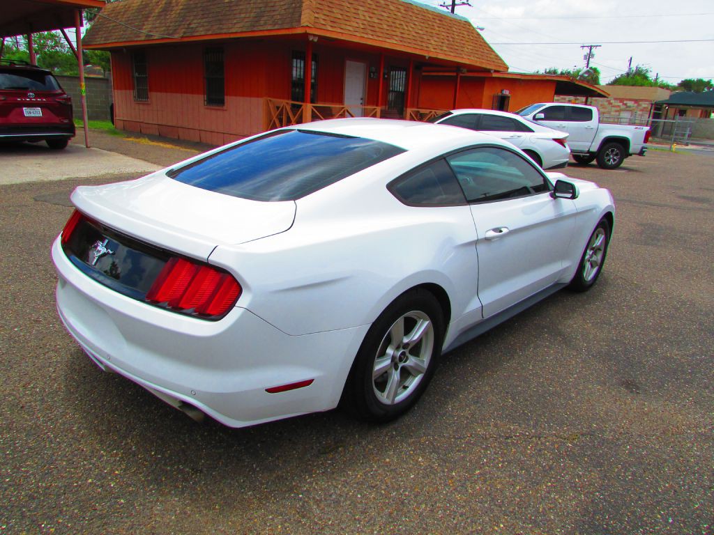 2017 Ford Mustang Image 7