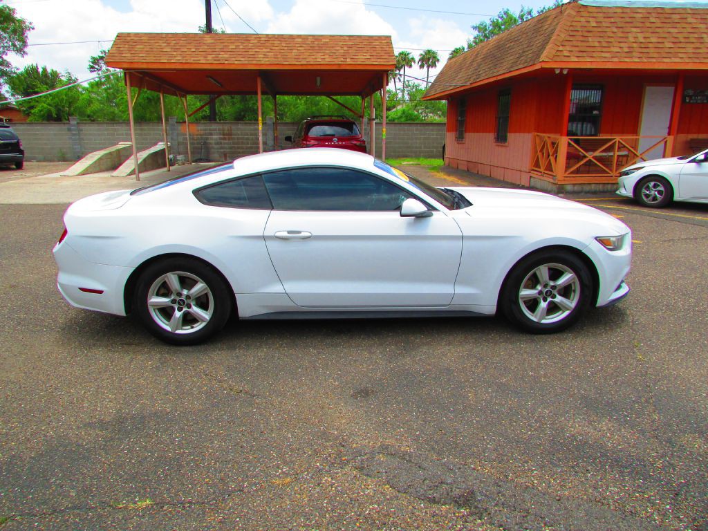 2017 Ford Mustang Image 8