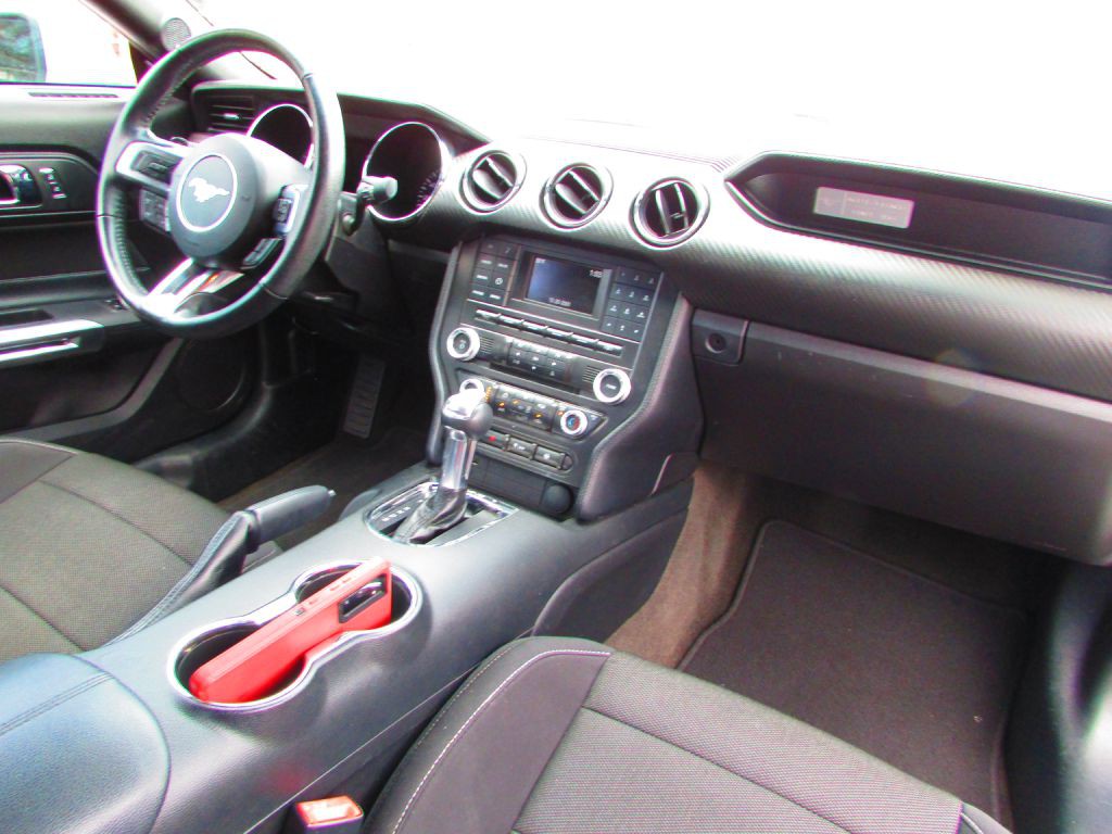 2017 Ford Mustang Image 13