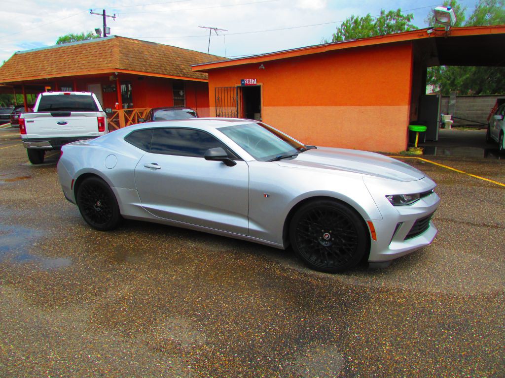 2017 Chevrolet Camaro Image 4