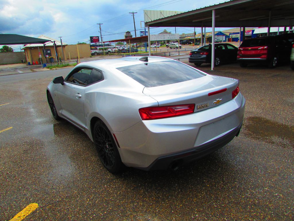 2017 Chevrolet Camaro Image 8