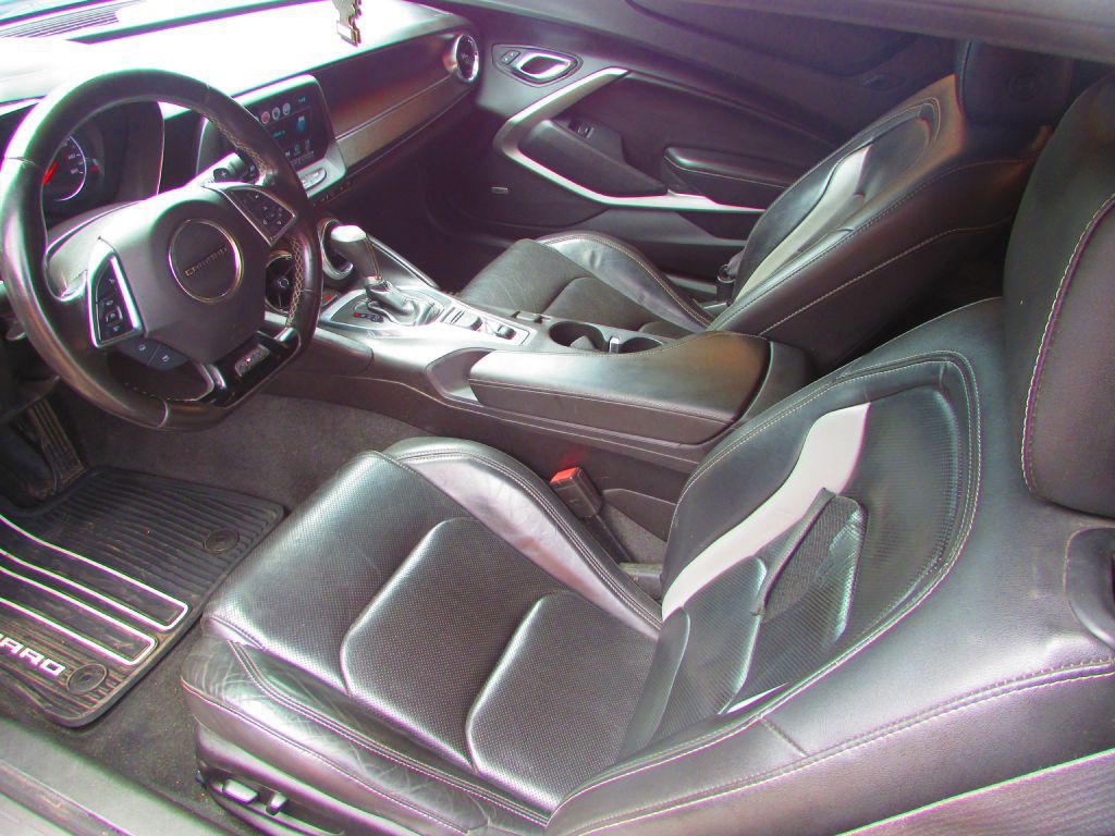 2017 Chevrolet Camaro Image 11