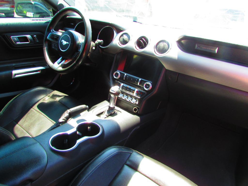 2021 Ford Mustang Image 13