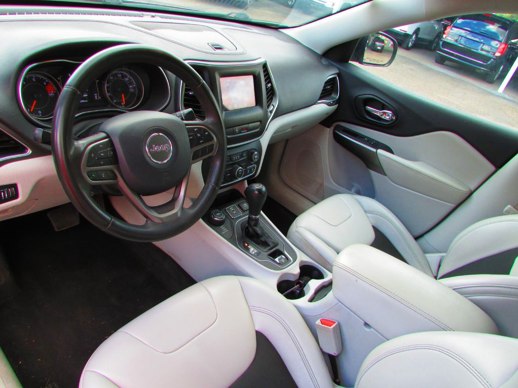 2020 Jeep Cherokee Image 14