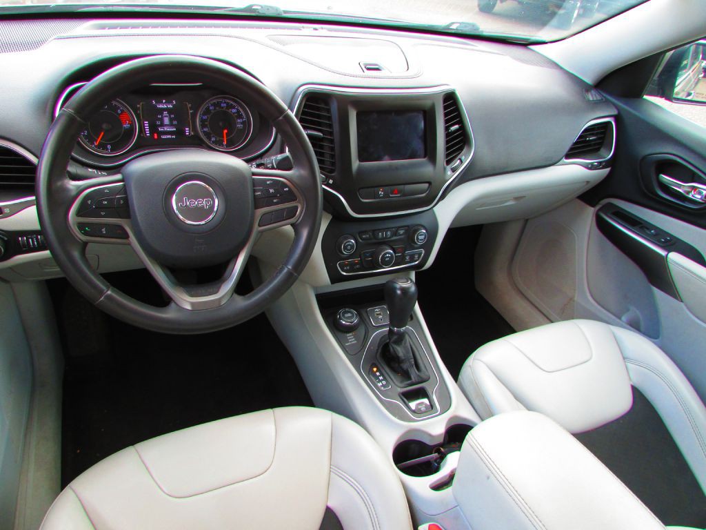 2020 Jeep Cherokee Image 16