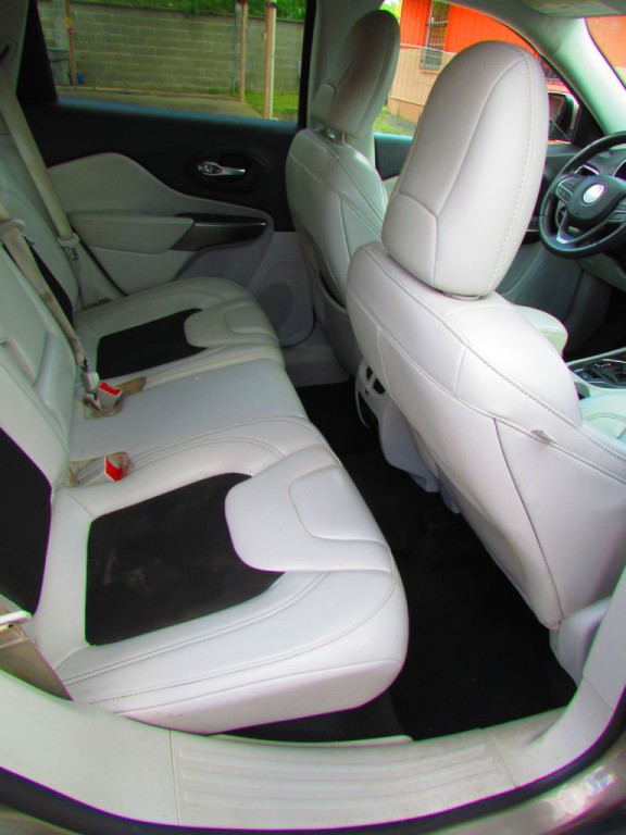 2020 Jeep Cherokee Image 19