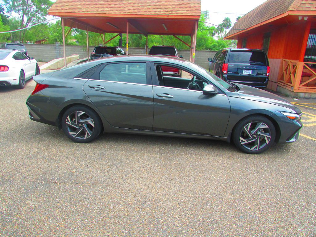2024 Hyundai Elantra Image 5