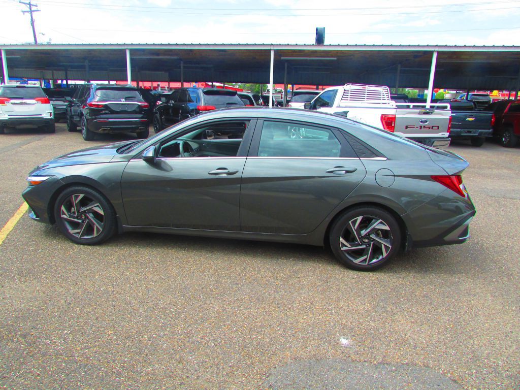2024 Hyundai Elantra Image 10