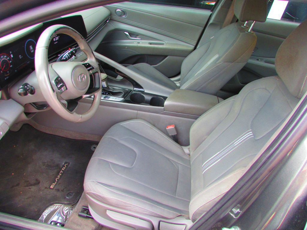 2024 Hyundai Elantra Image 11