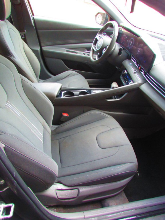 2024 Hyundai Elantra Image 13