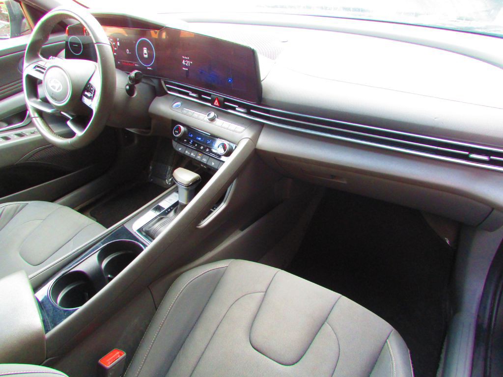 2024 Hyundai Elantra Image 14