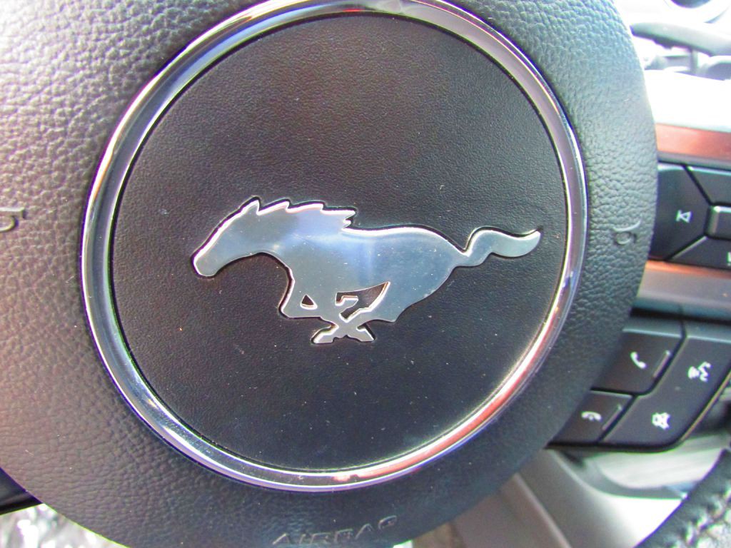 2017 Ford Mustang Image 12