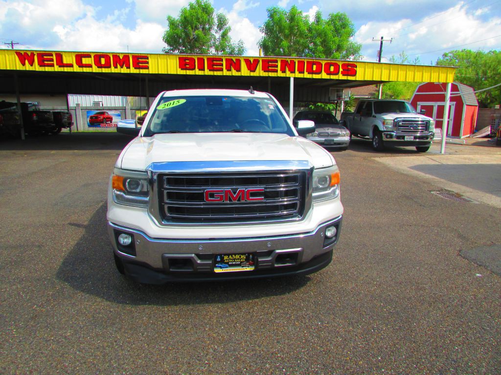 2015 GMC Sierra Image 2