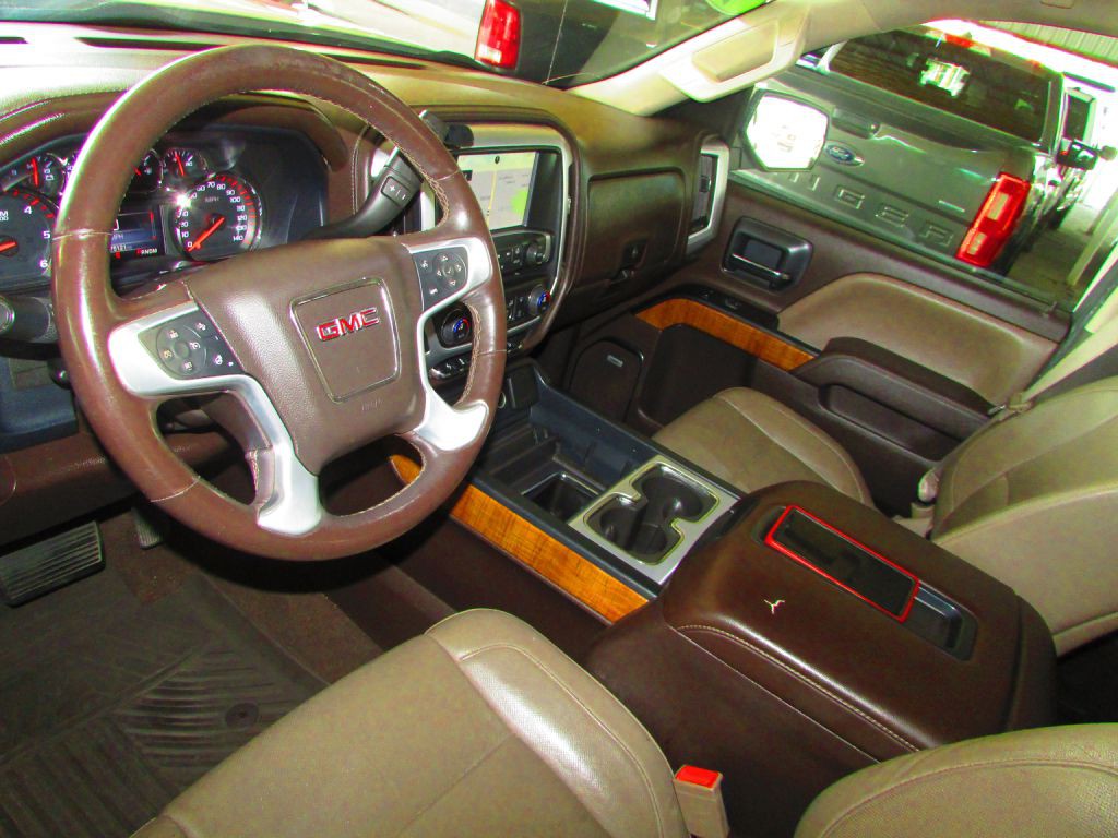 2015 GMC Sierra Image 18