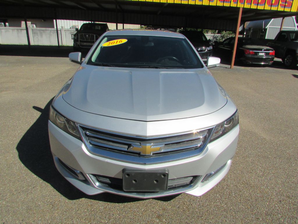 2016 Chevrolet Impala Image 2