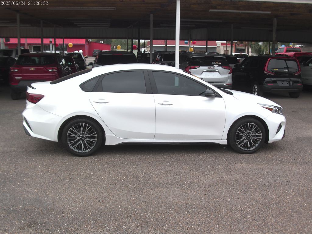 2023 Kia Forte Image 7