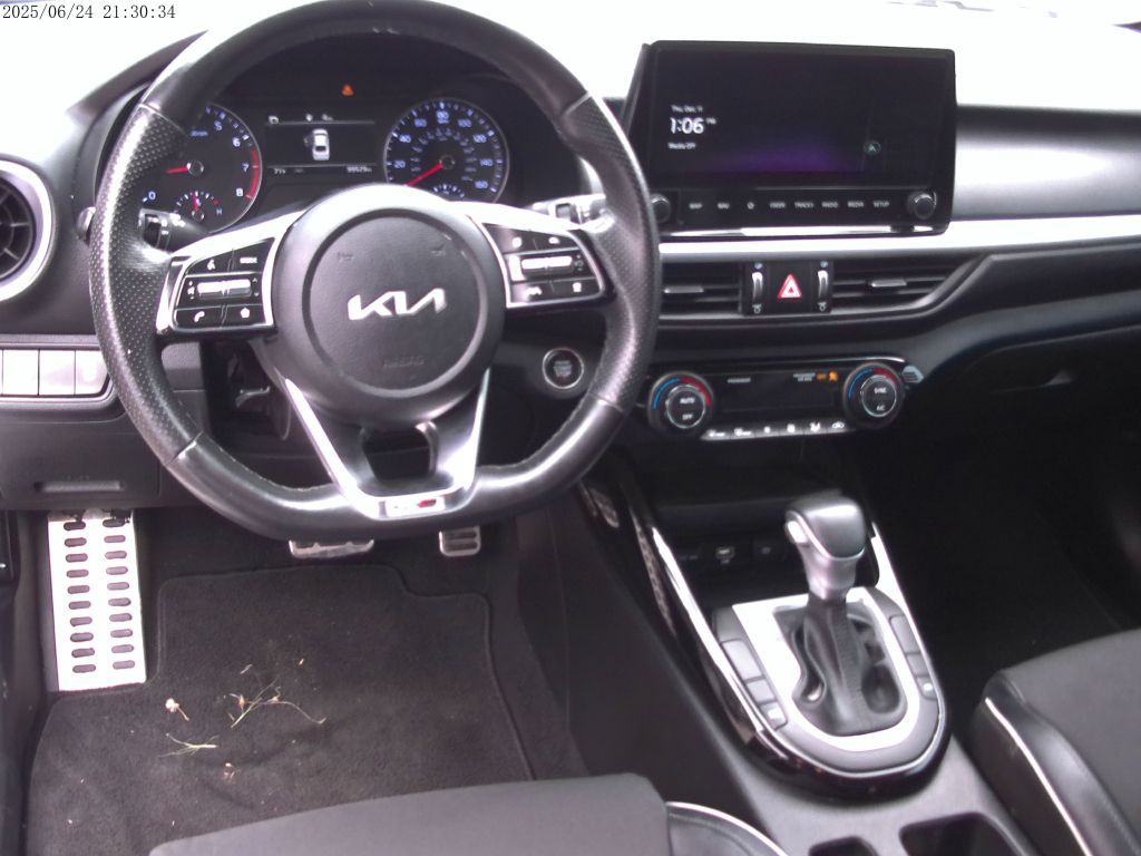 2023 Kia Forte Image 13