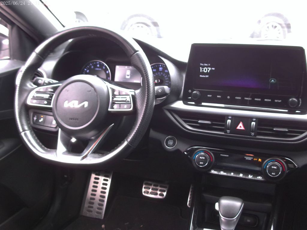 2023 Kia Forte Image 16