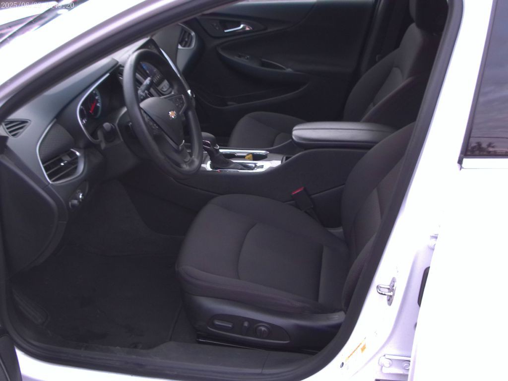 2023 Chevrolet Malibu Image 11