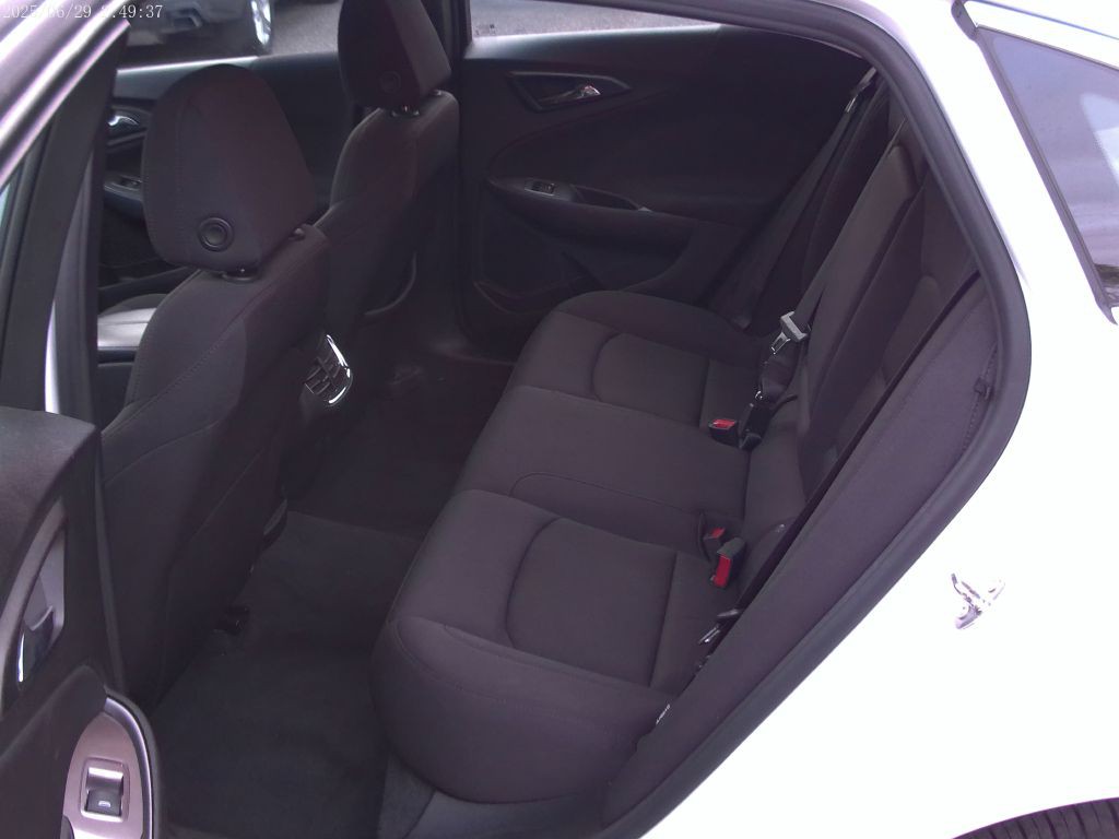 2023 Chevrolet Malibu Image 13