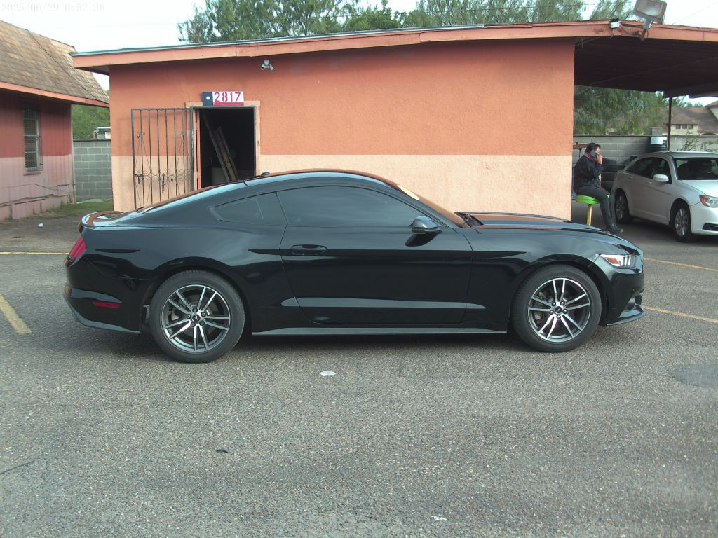 2017 Ford Mustang Image 3