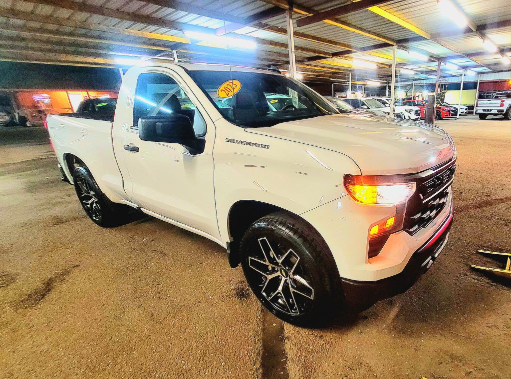 2023 Chevrolet Silverado 1500 Image 3