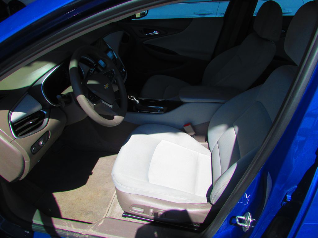 2023 Chevrolet Malibu Image 12