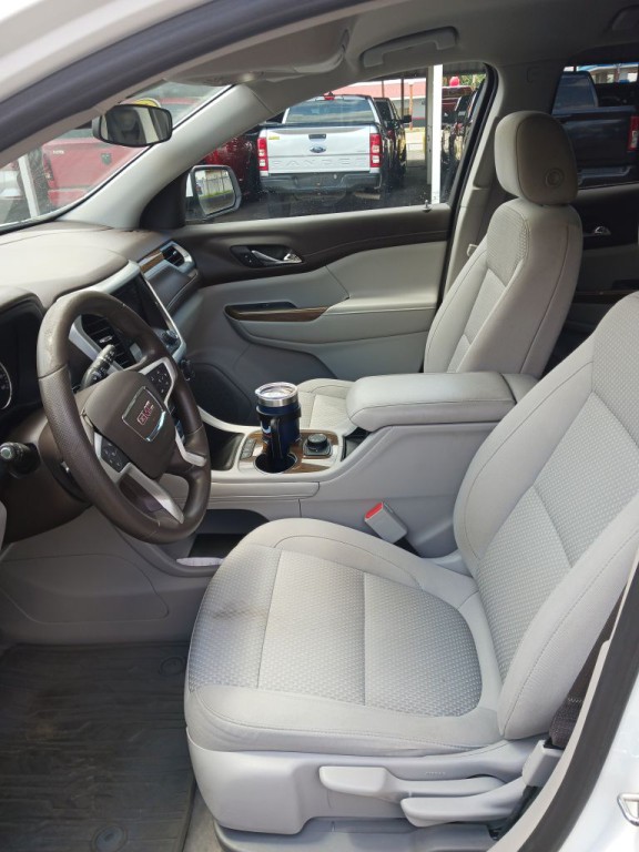 2022 GMC Acadia Image 9