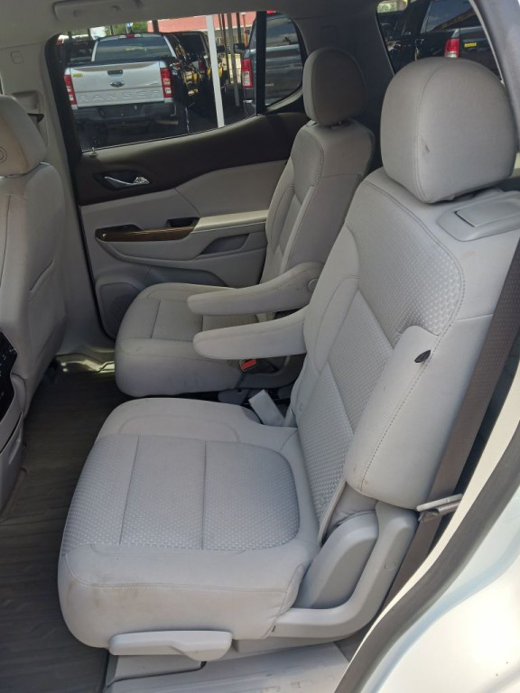 2022 GMC Acadia Image 11