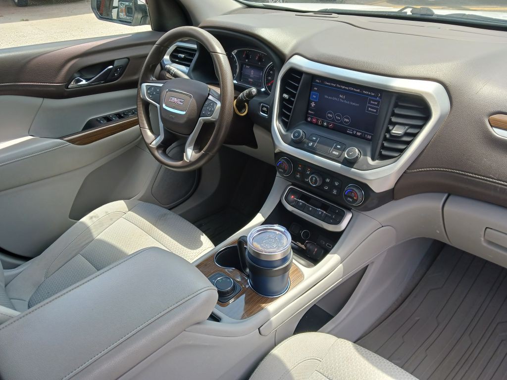 2022 GMC Acadia Image 14
