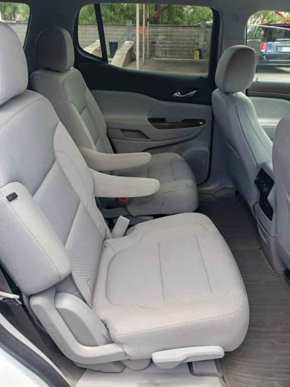 2022 GMC Acadia Image 15