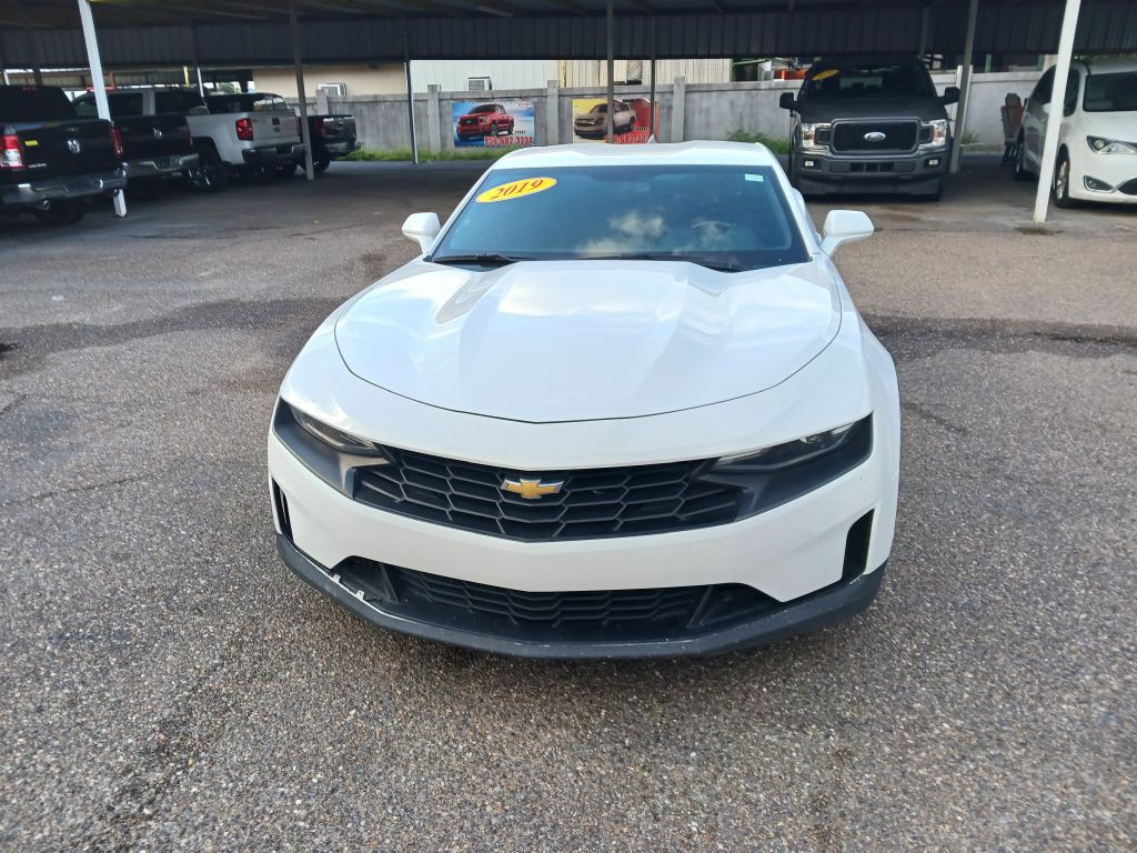 2019 Chevrolet Camaro Image 2