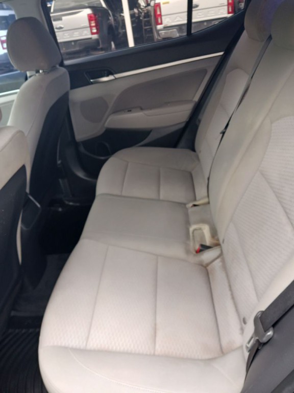 2020 Hyundai Elantra Image 12