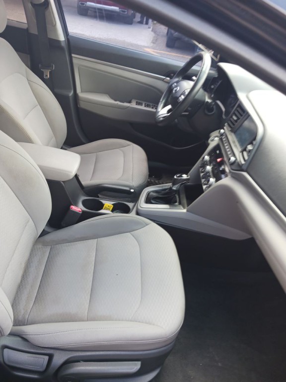 2020 Hyundai Elantra Image 15