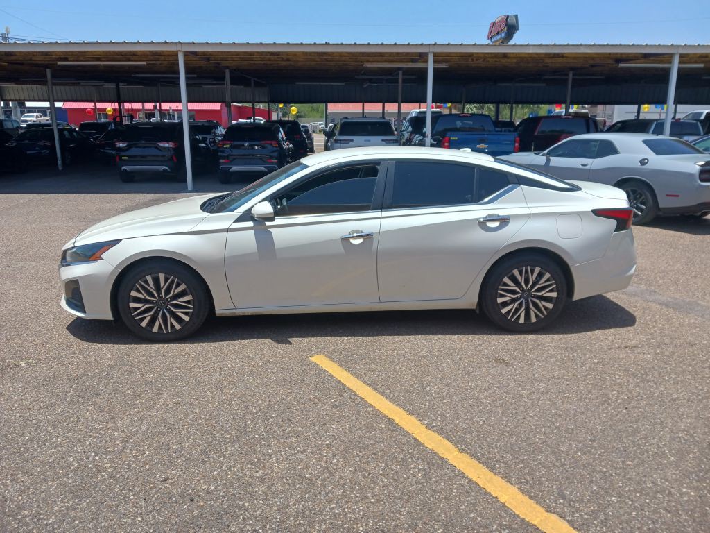 2023 Nissan Altima Image 4