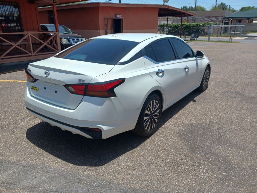 2023 Nissan Altima Image 7