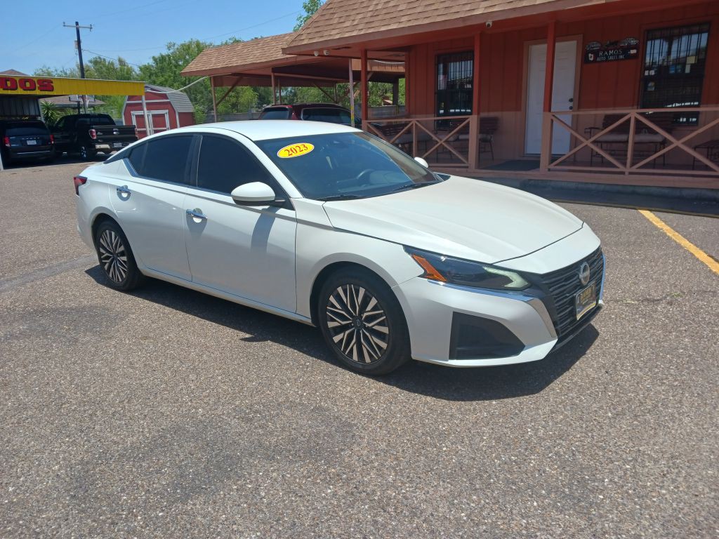 2023 Nissan Altima Image 8