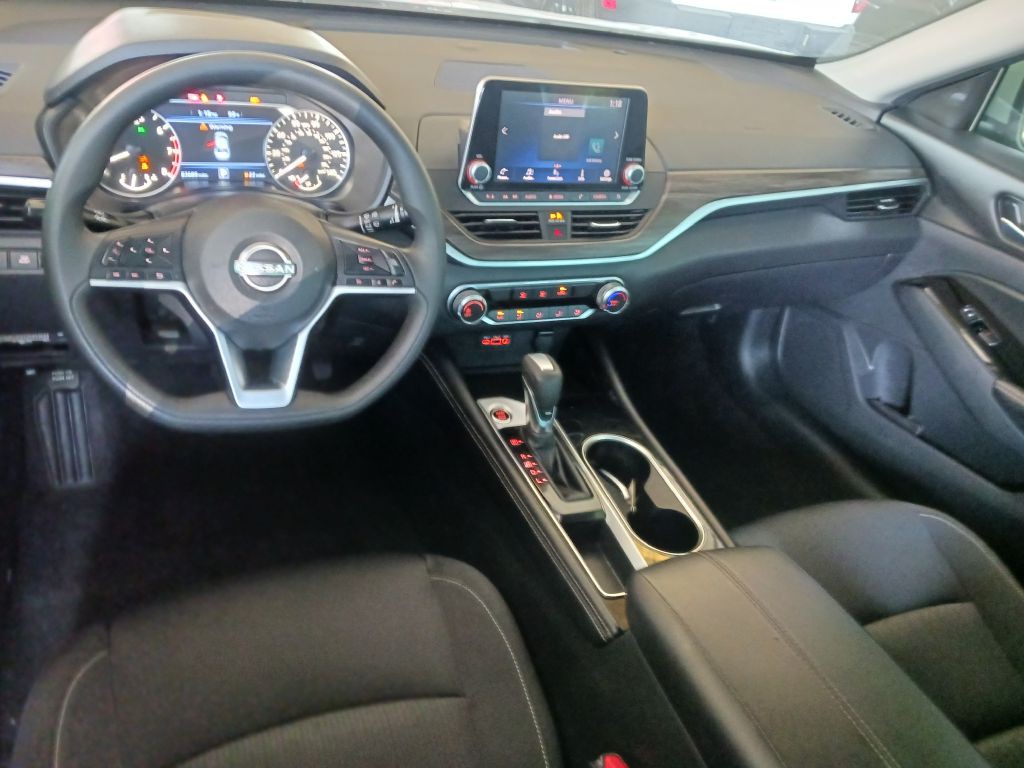 2023 Nissan Altima Image 13