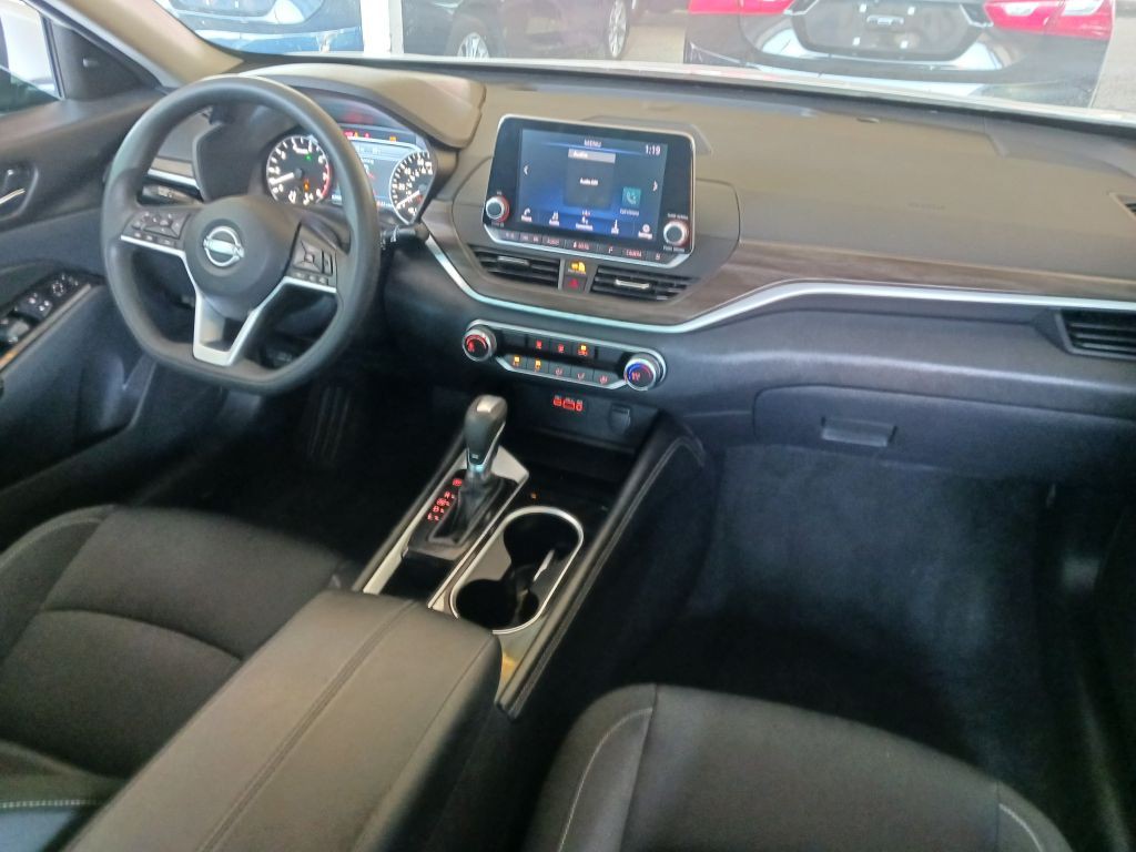 2023 Nissan Altima Image 16