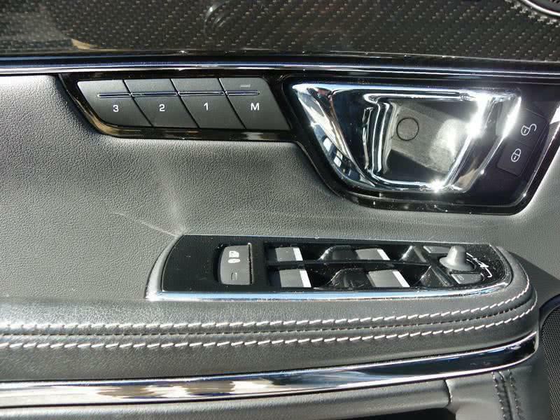 2015 Jaguar XJ Image 11